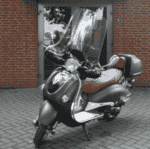 Koffer Schwarzer Retro Scooter, BTC, AGM, La Souris, Senzo (92876) - Bild 2